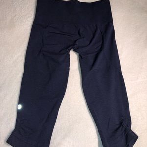Lululemon crop, pant, wunder under?